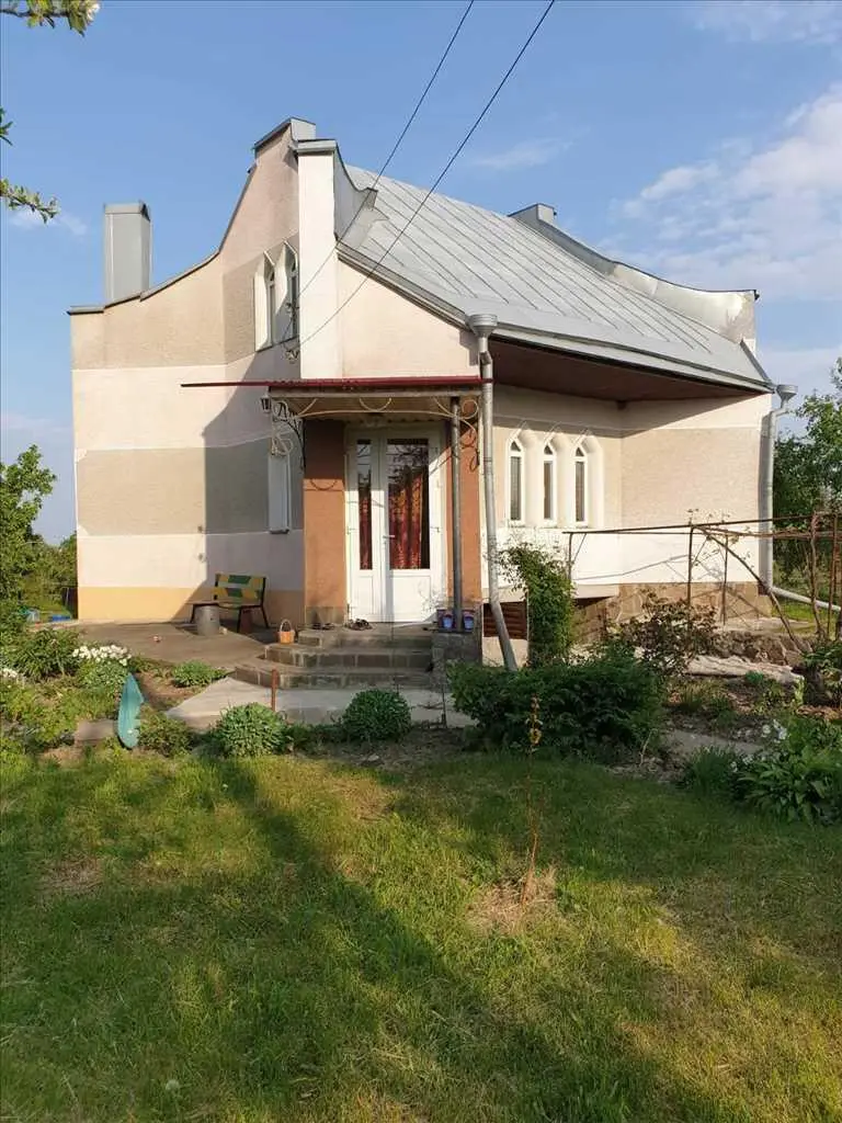 Продам окремий будинок в селі Мильці