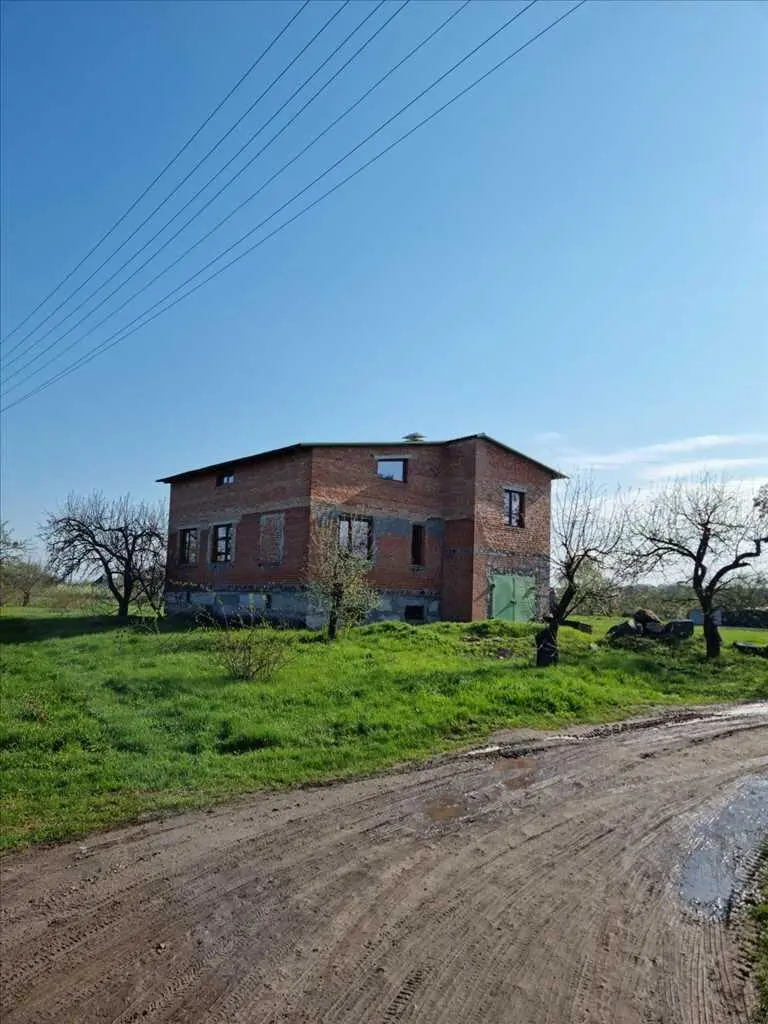 Цегляна коробка з комунікаціями в Тахтаулово! 