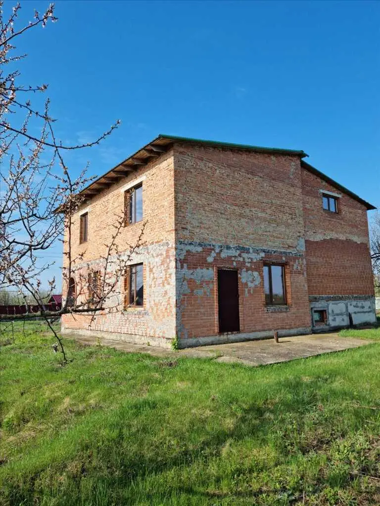 Цегляна коробка з комунікаціями в Тахтаулово! 