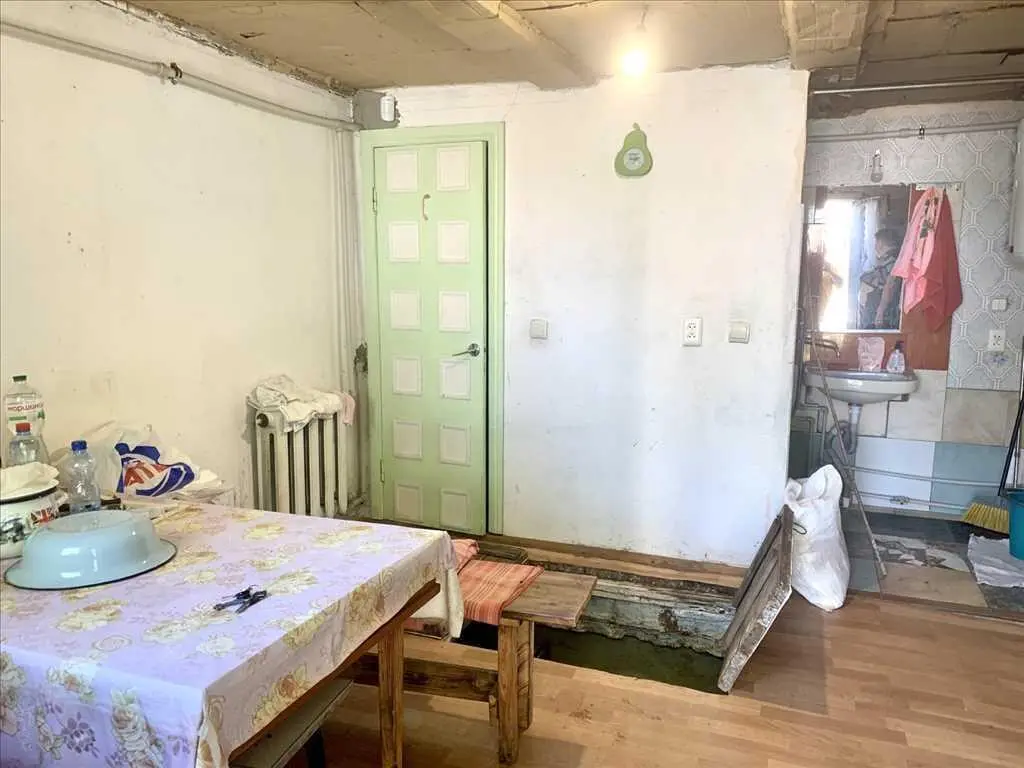 2 поверховий цегляний будинок у с.Коломацьке, 20 км від Полтави