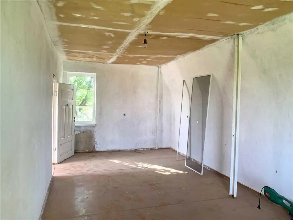 2 поверховий цегляний будинок у с.Коломацьке, 20 км від Полтави