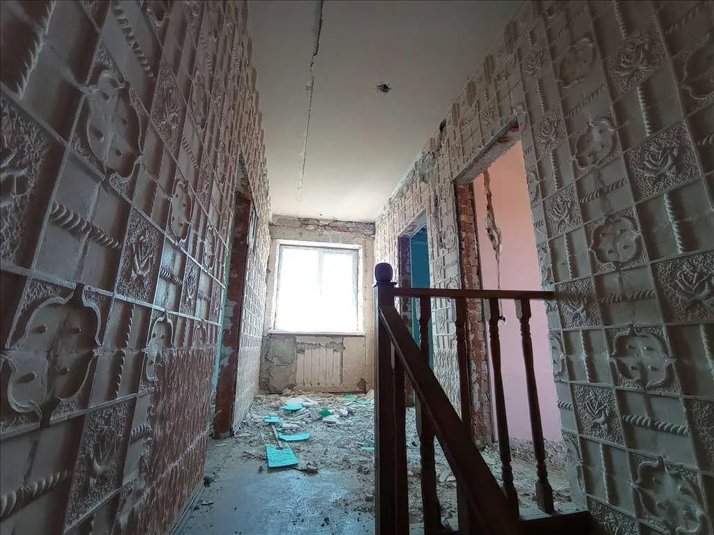 Двоповерховий будинок в районі Хрестовоздвиженського  монастиря