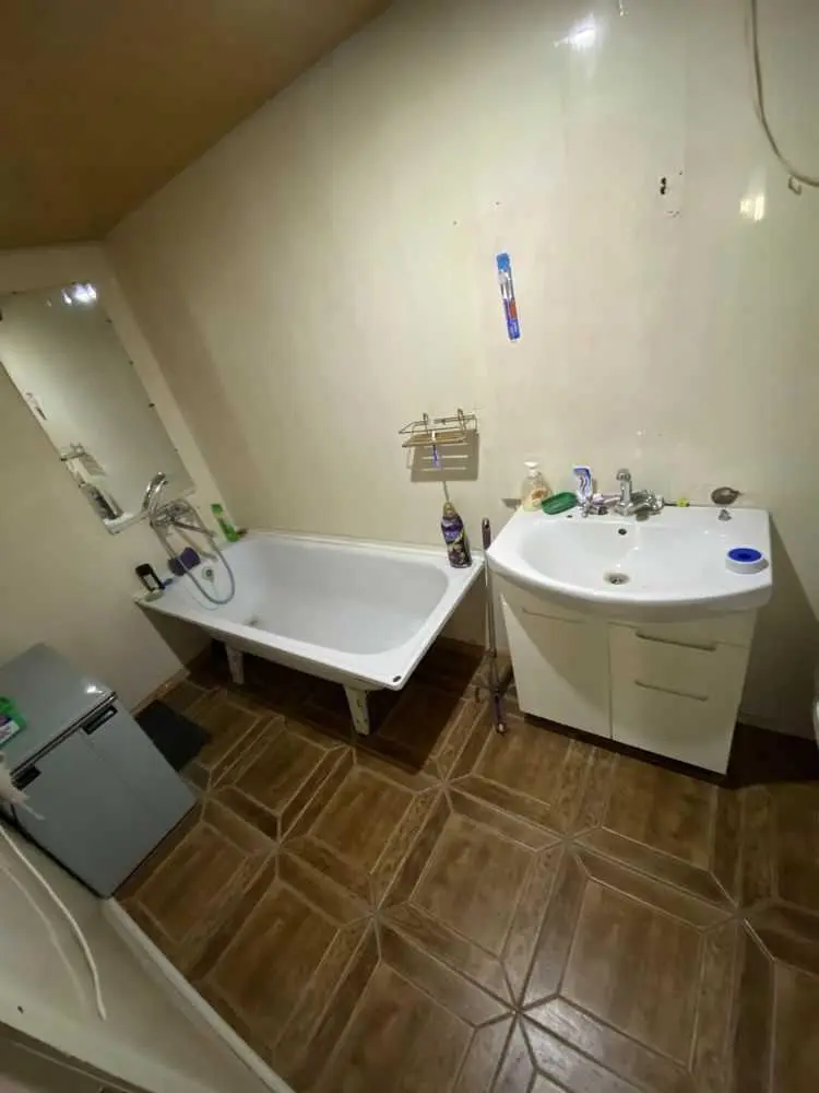 Окремий будинок зі зручностями в Рибцях.  