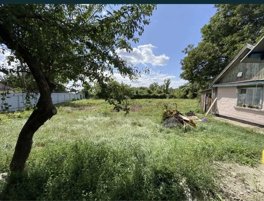 Окремий будинок зі зручностями в Рибцях.  