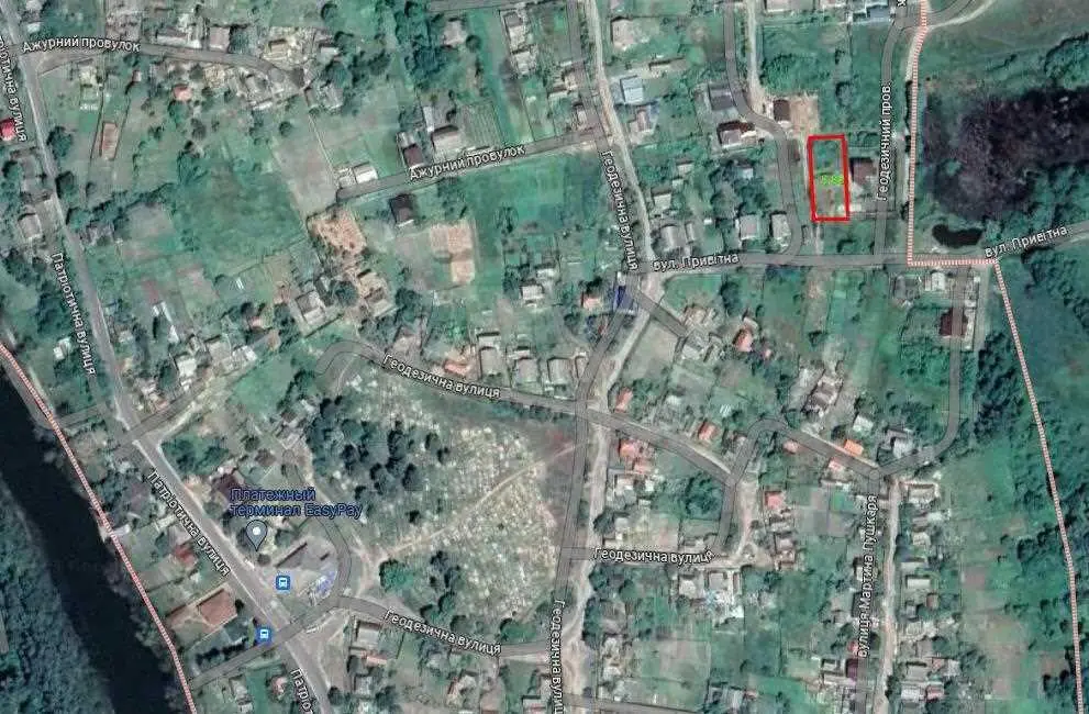 Приваблива ділянка для будівництва сучасного будинку.