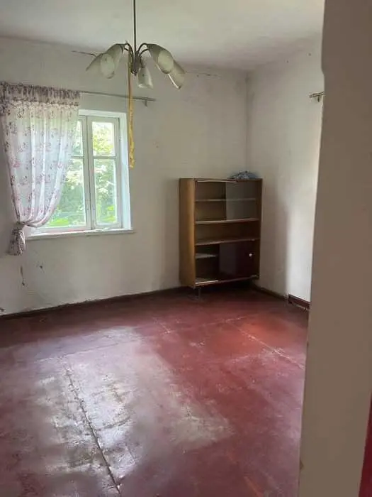 Окремий будинок в передмісті Полтави