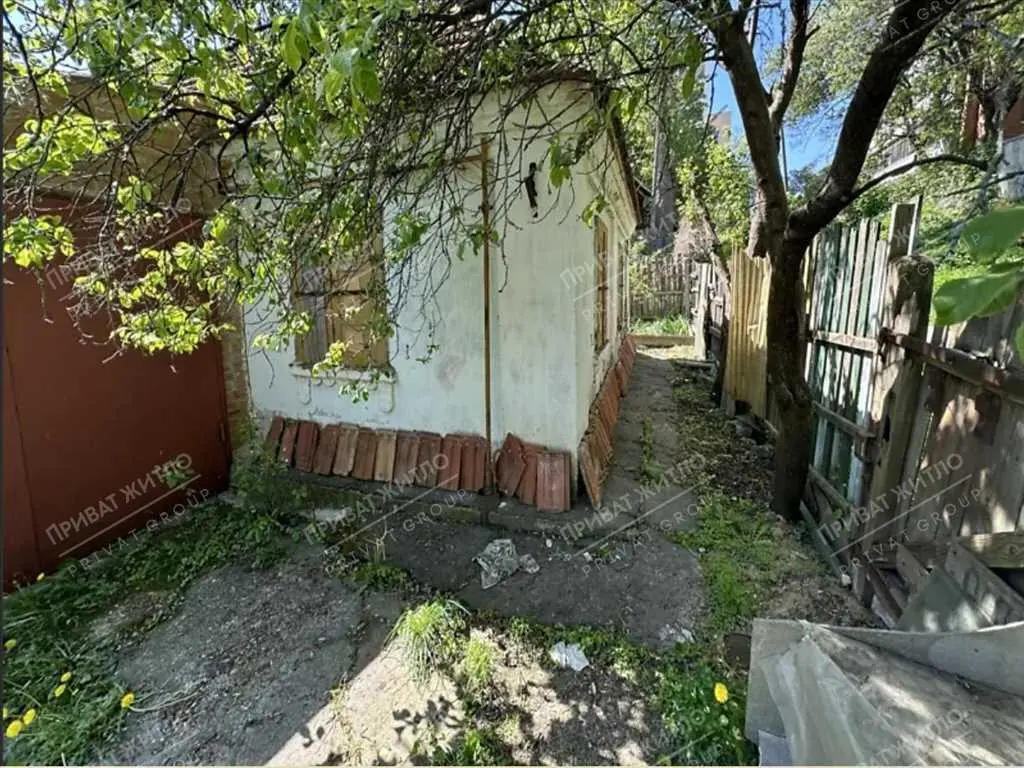 Земельна ділянка в центрі міста 10 соток