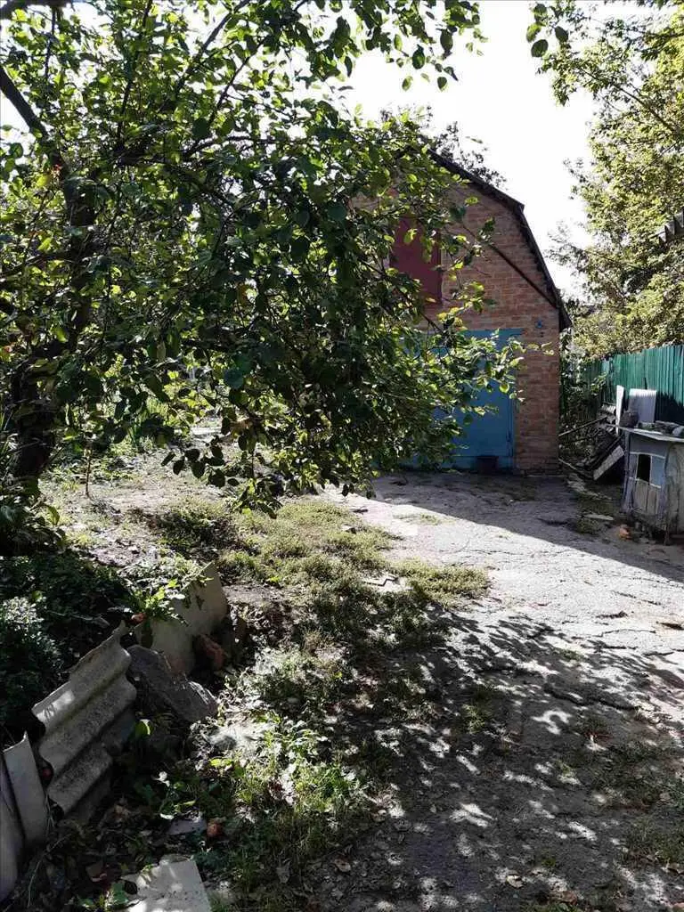 Левада. Перспективна локація з комунікаціями.