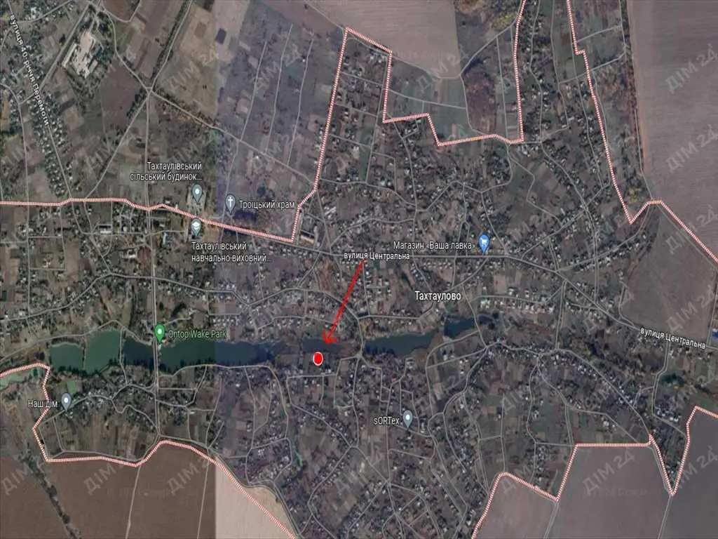 Ділянка з виходом до водойми.