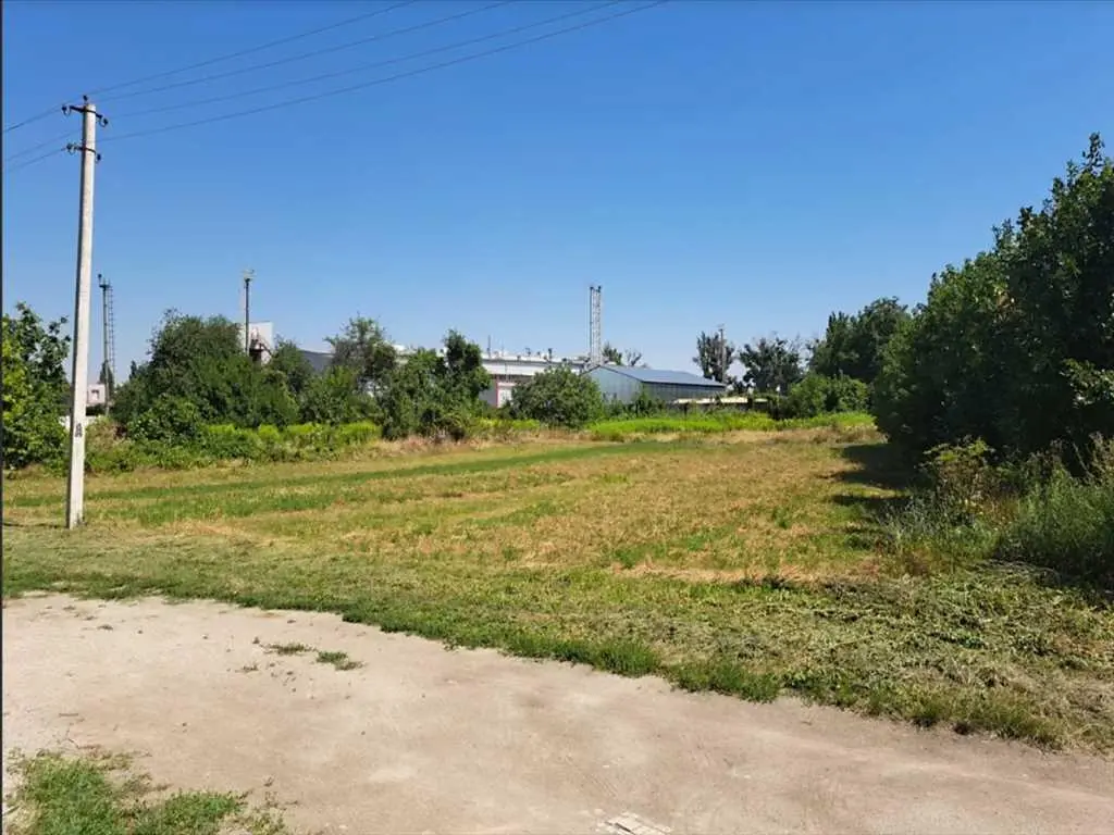 Велика ділянка під забудову чи бізнес