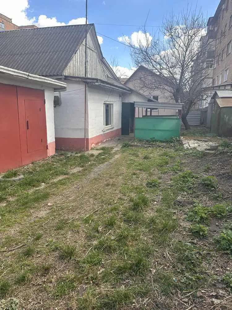 Будинок та частина будинку в районі Мотелю