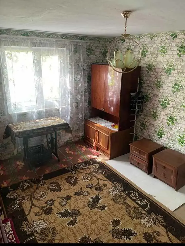 Гарний компактний будинок у Нових Санжарах.