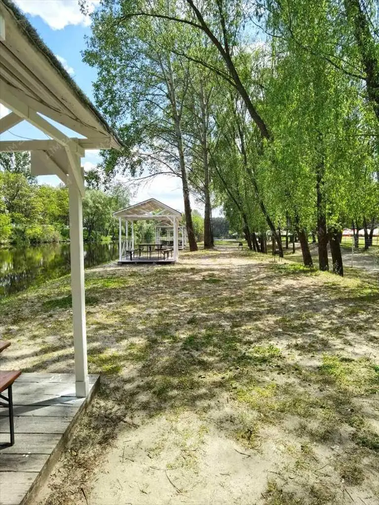 Гарне місце для вашого сучасного дачного будинку.