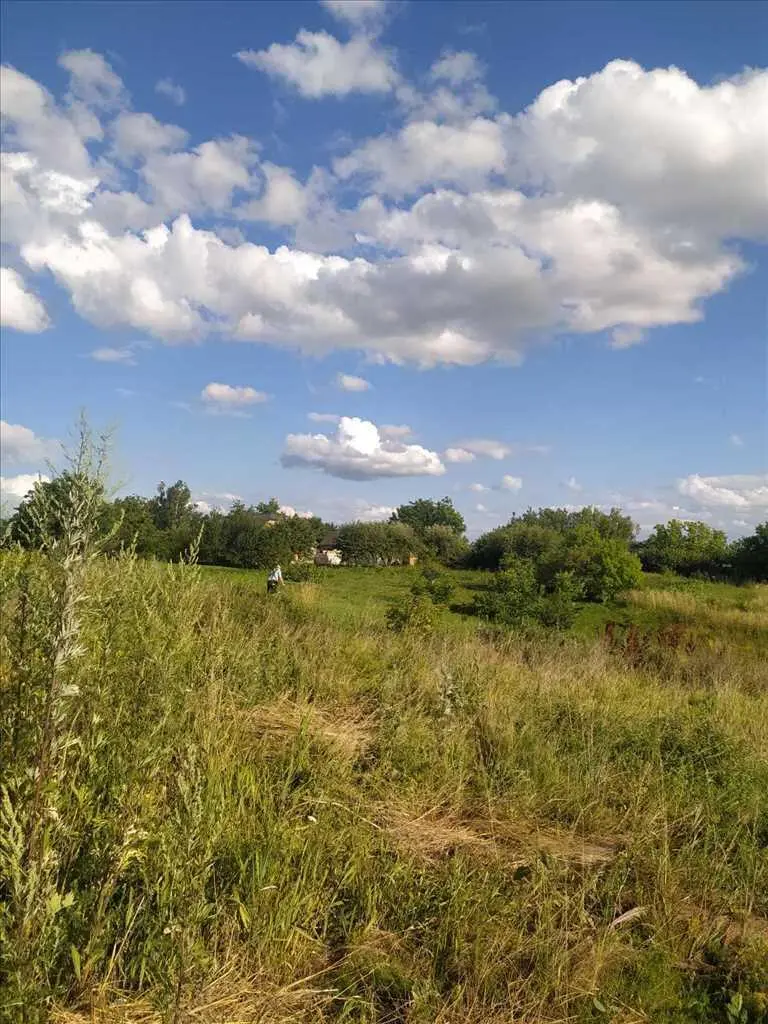 Пропонуємо земельну ділянку 20 соток під будівництво