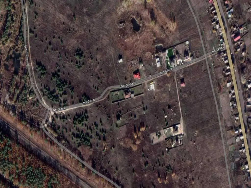 Ділянка поруч з лісом в Марківці! 