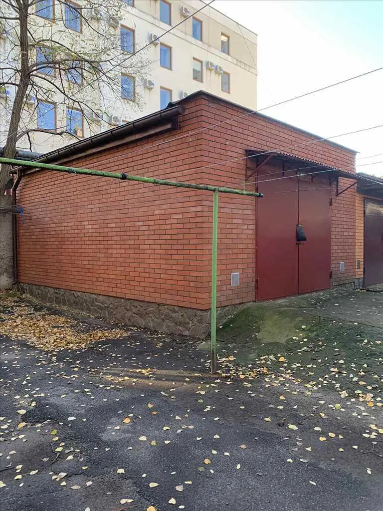 "Житло" для Вашого авто в самому центрі Полтави. 