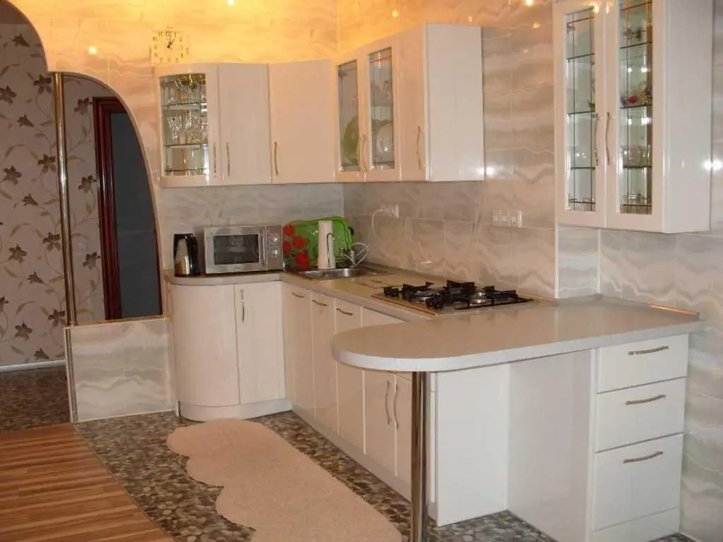 Трикімнатна квартира навпроти Листопада