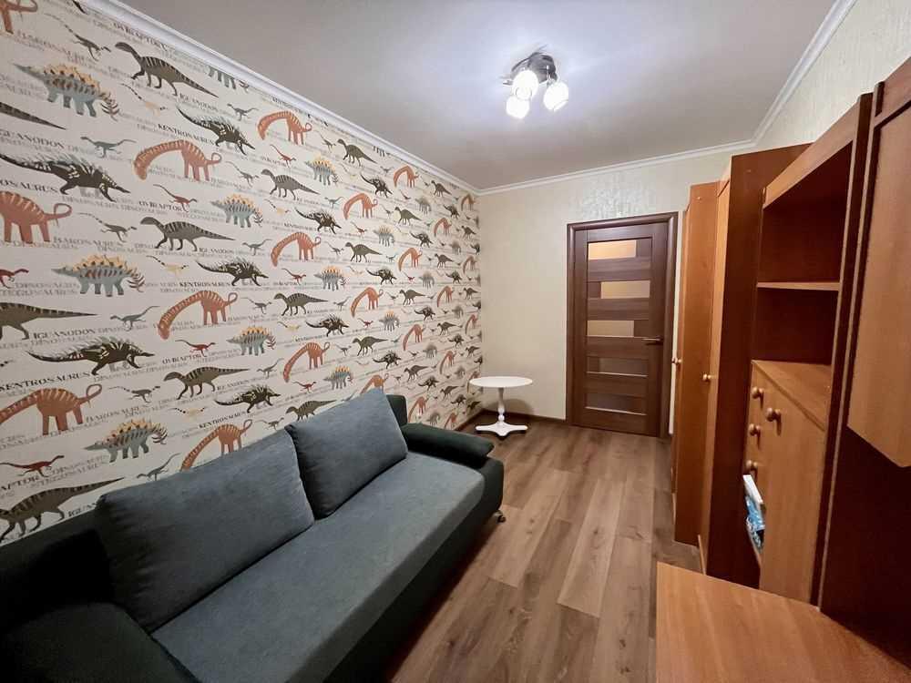 Гарна трикімнатна квартира на Половках