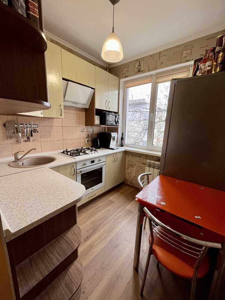 Гарна трикімнатна квартира на Половках