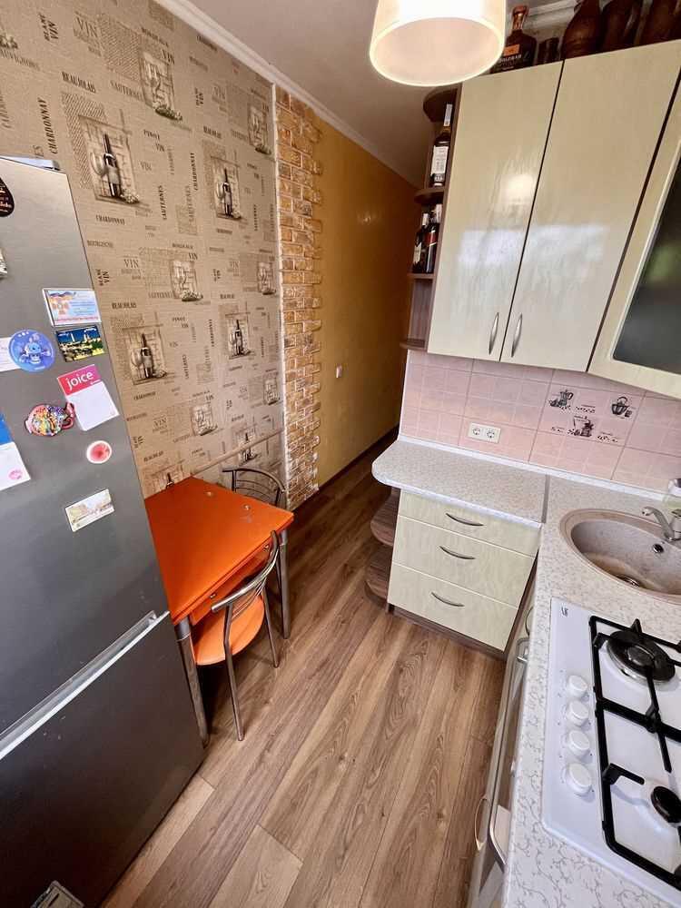 Гарна трикімнатна квартира на Половках