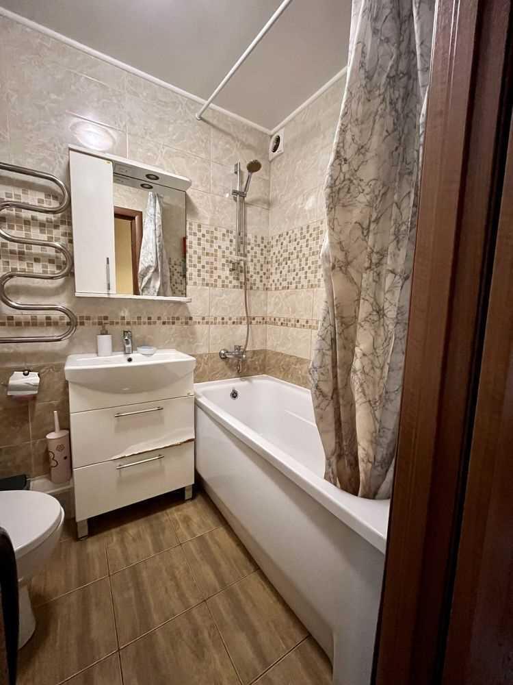 Гарна трикімнатна квартира на Половках