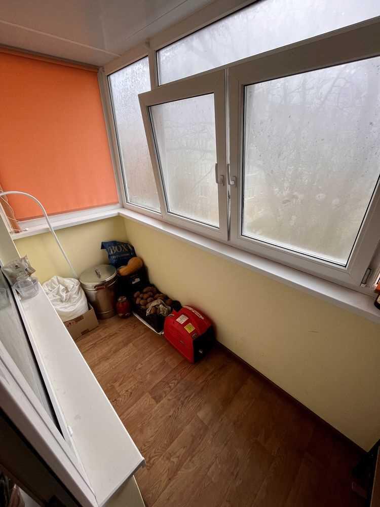 Гарна трикімнатна квартира на Половках