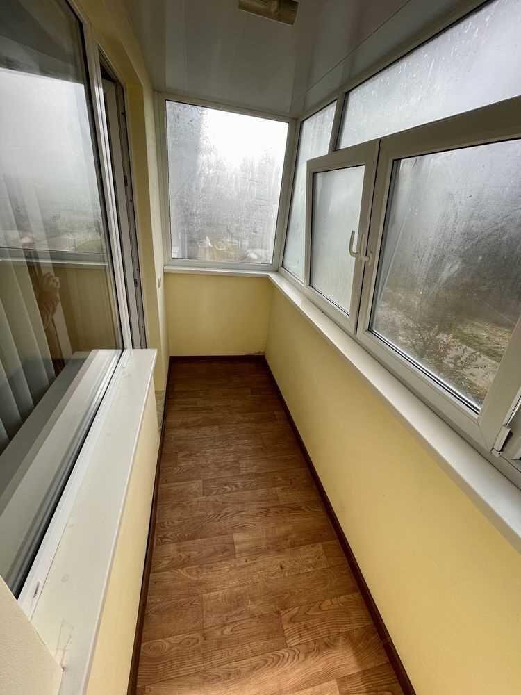 Гарна трикімнатна квартира на Половках