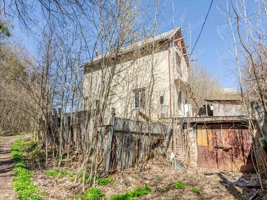 Окремий будинок на Горбанівці.