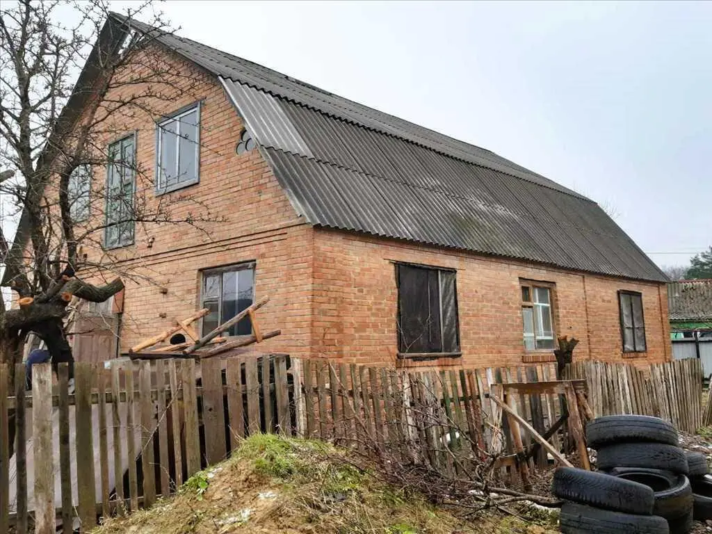 Копили. Просторий будинок в гарному місці. 