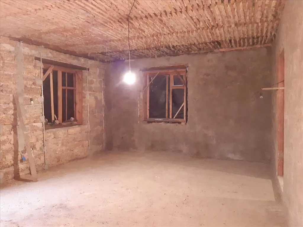 Копили. Просторий будинок в гарному місці. 