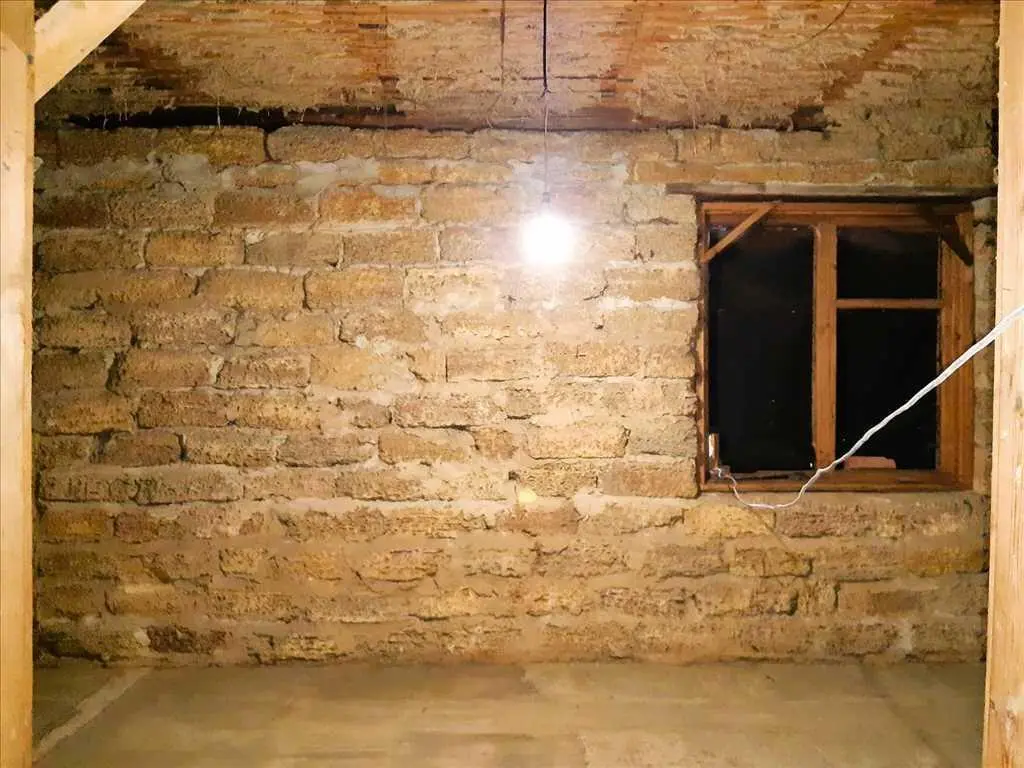 Копили. Просторий будинок в гарному місці. 