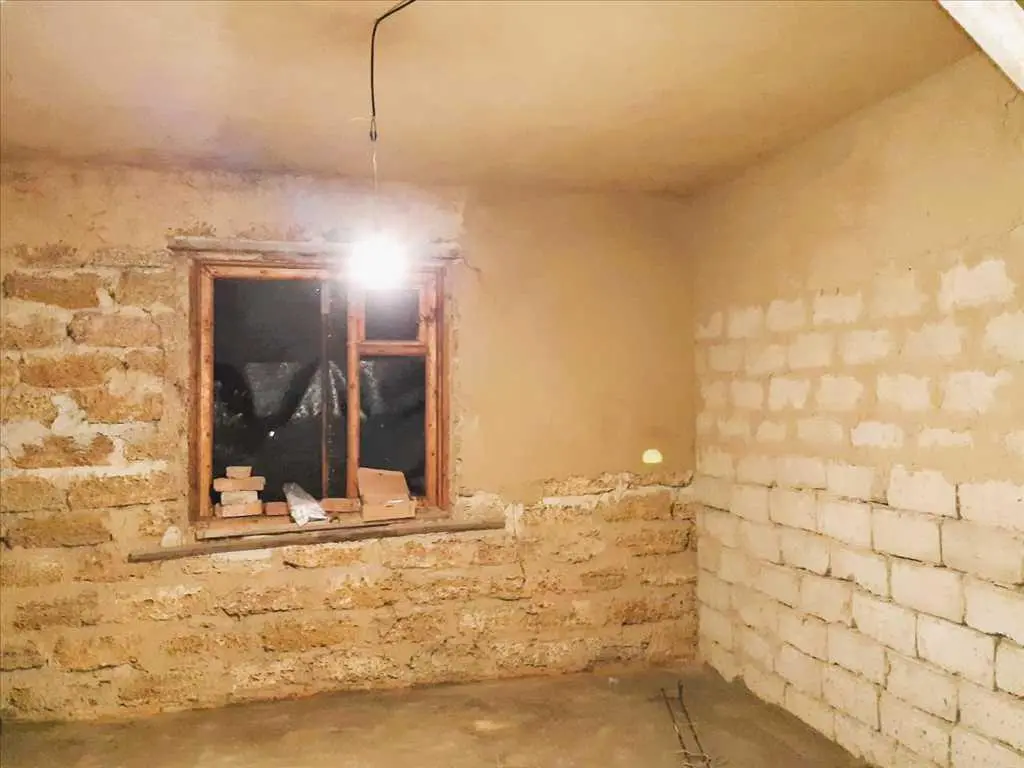 Копили. Просторий будинок в гарному місці. 