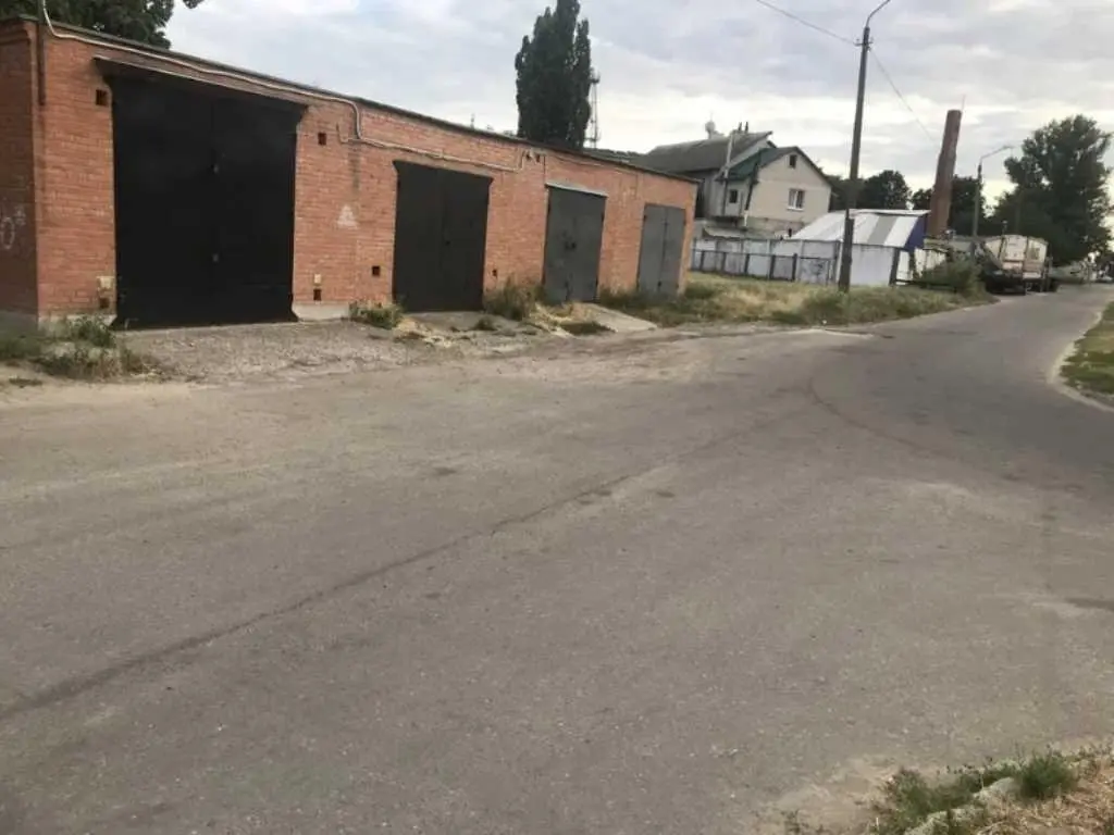 Гараж з великим потенціалом на Браїлках!