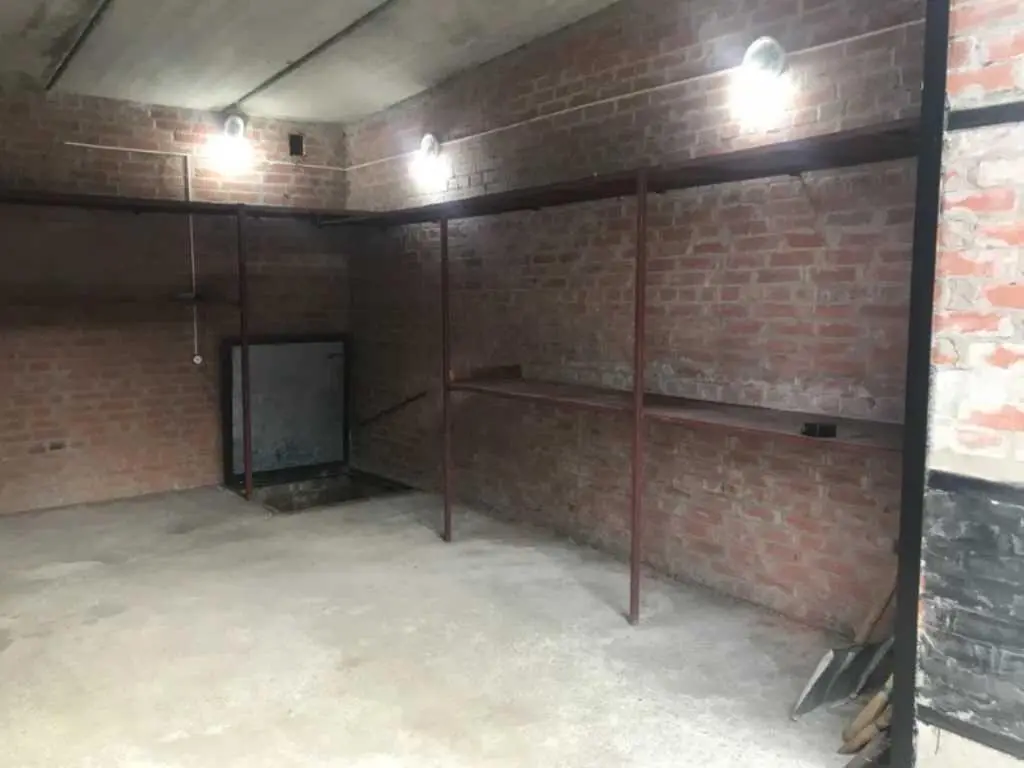 Гараж з великим потенціалом на Браїлках!