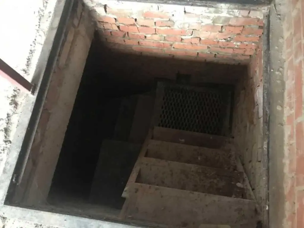 Гараж з великим потенціалом на Браїлках!