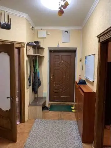 Продаж сталінки з гаражем на Браїлках