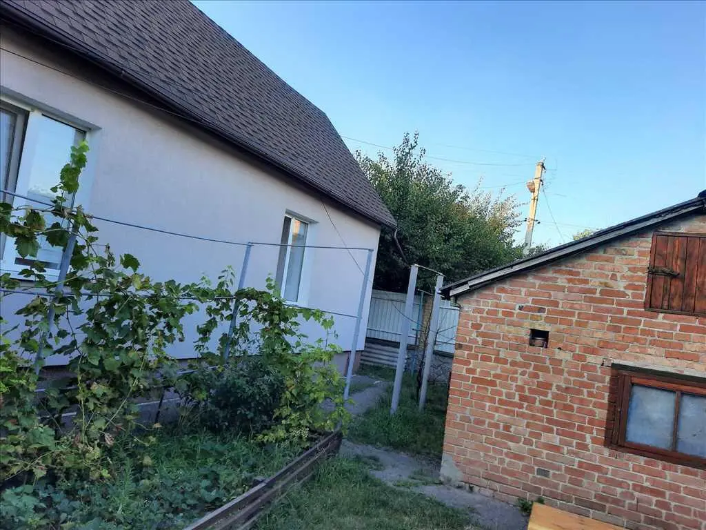 Окремий будинок в центральній частині міста!