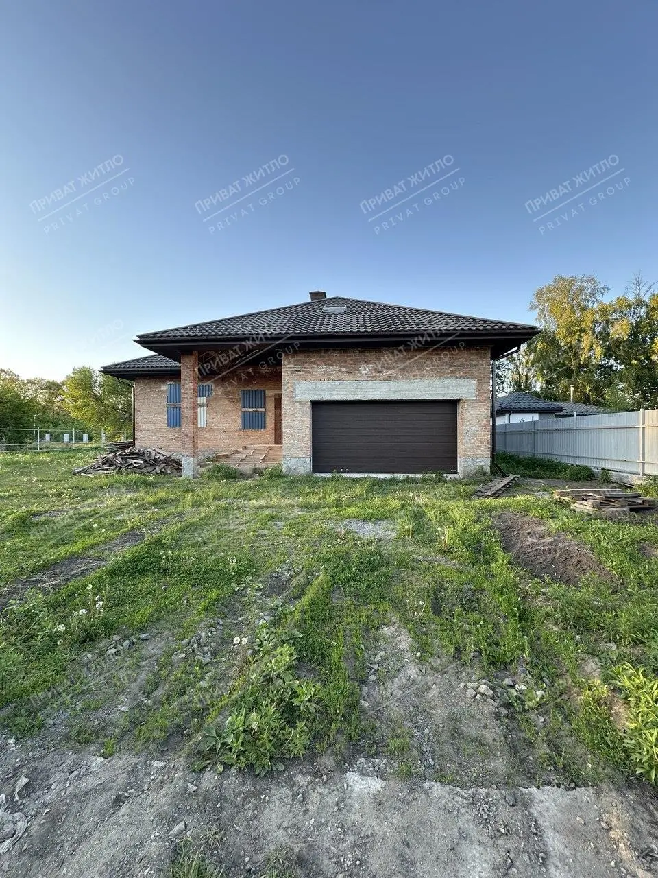 Продаж нового будинку на Яківцях