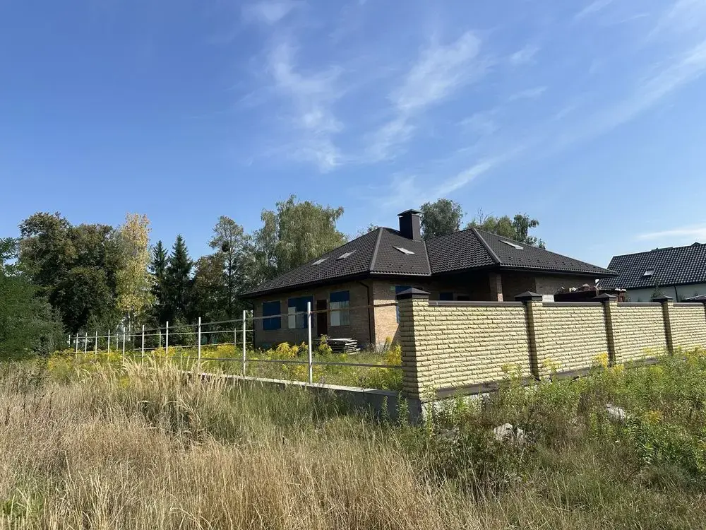 Продаж нового будинку на Яківцях