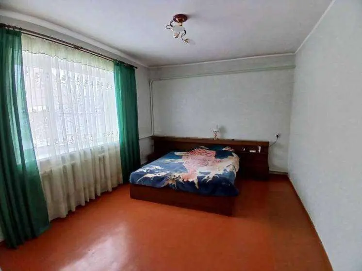 Цегляний будинок на Червоному Шляху