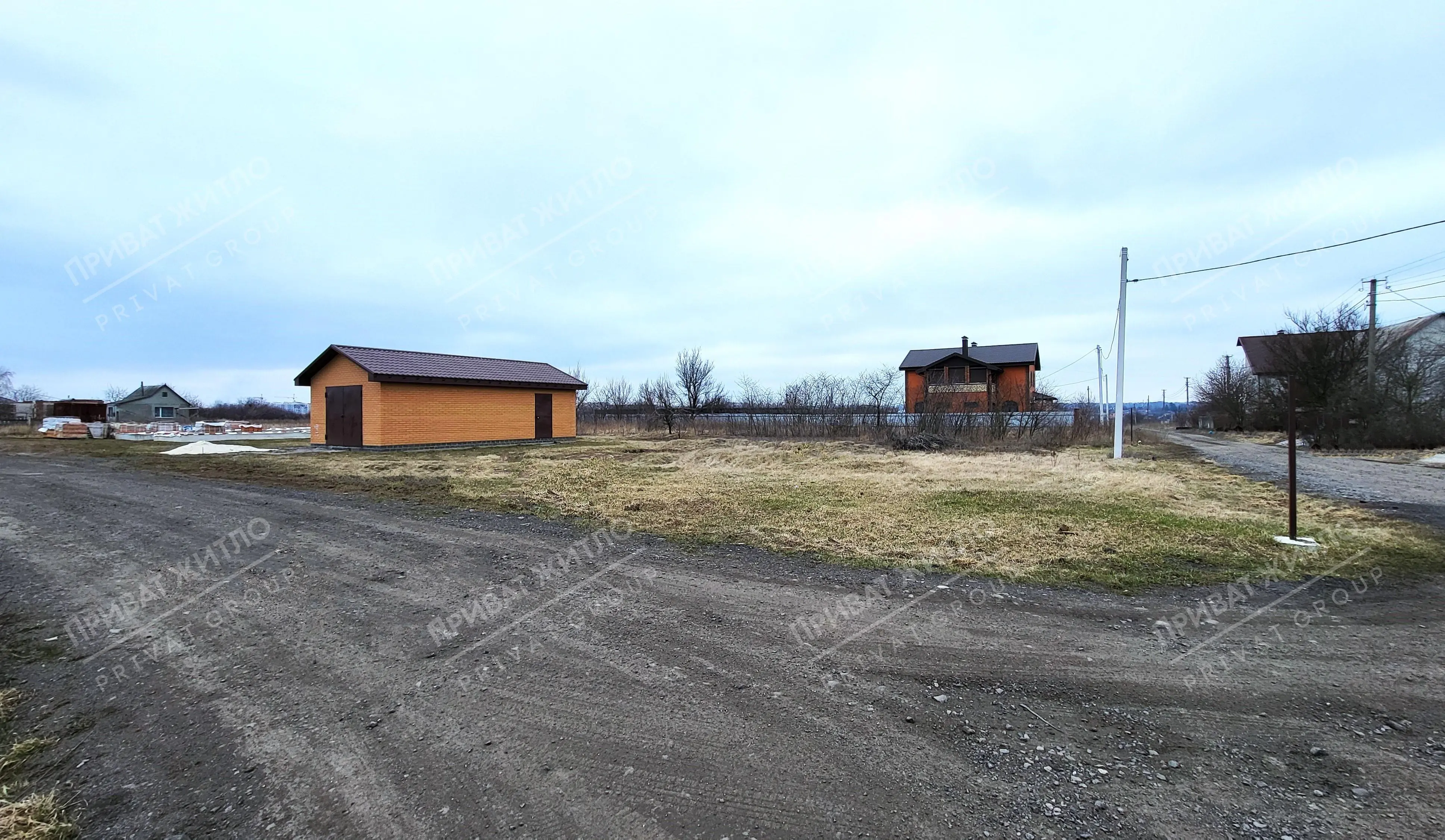 Продаж ділянки з фундаментом та гаражем 