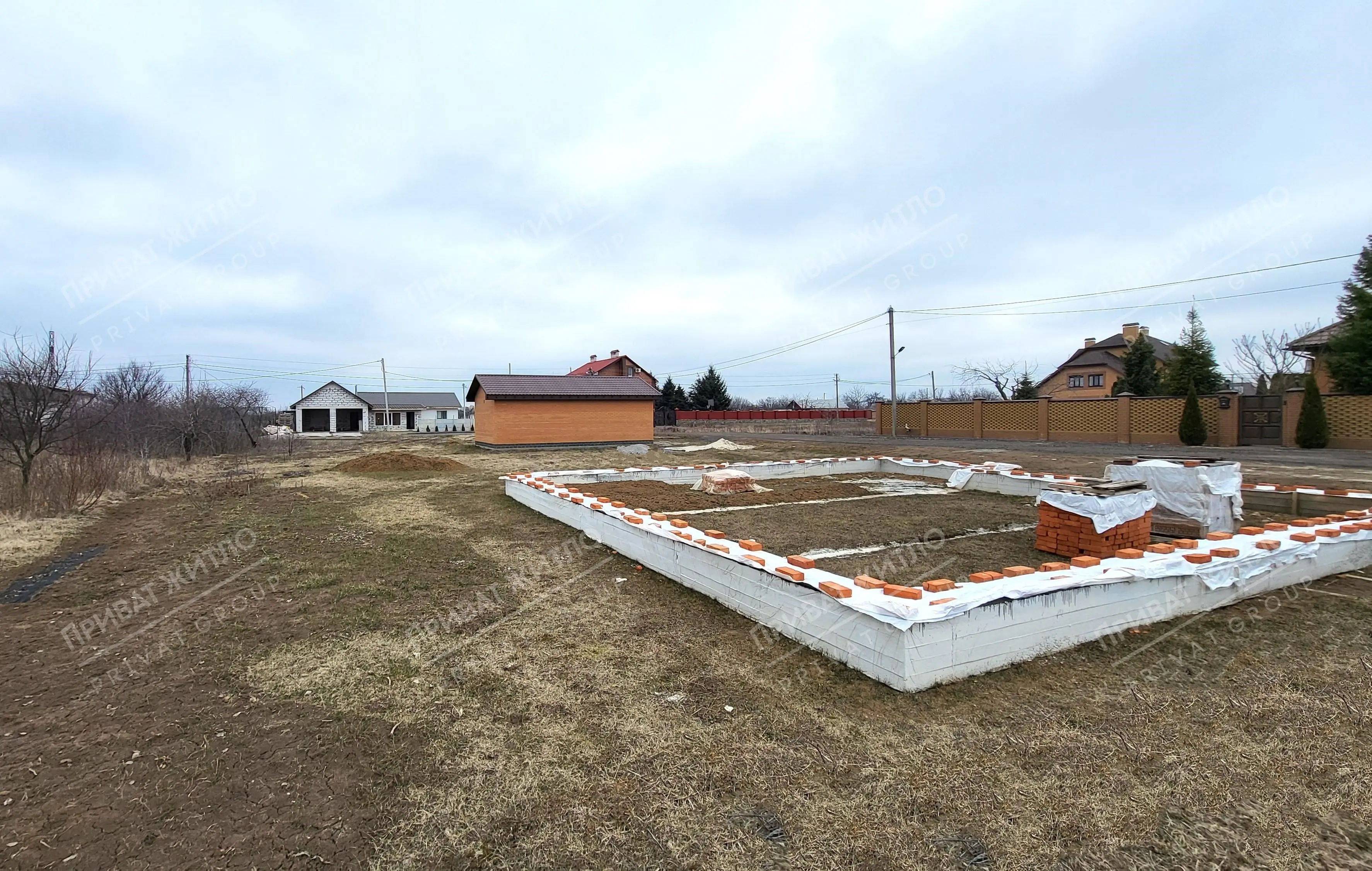 Продаж ділянки з фундаментом та гаражем 