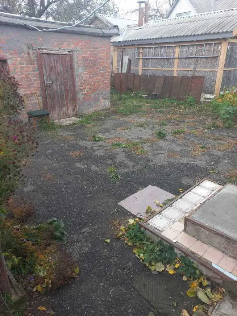 Пропонуємо трикімнатний будинок в районі Червоного Шляху