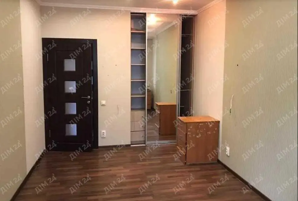 3 кімнатна квартира в центрі міста 