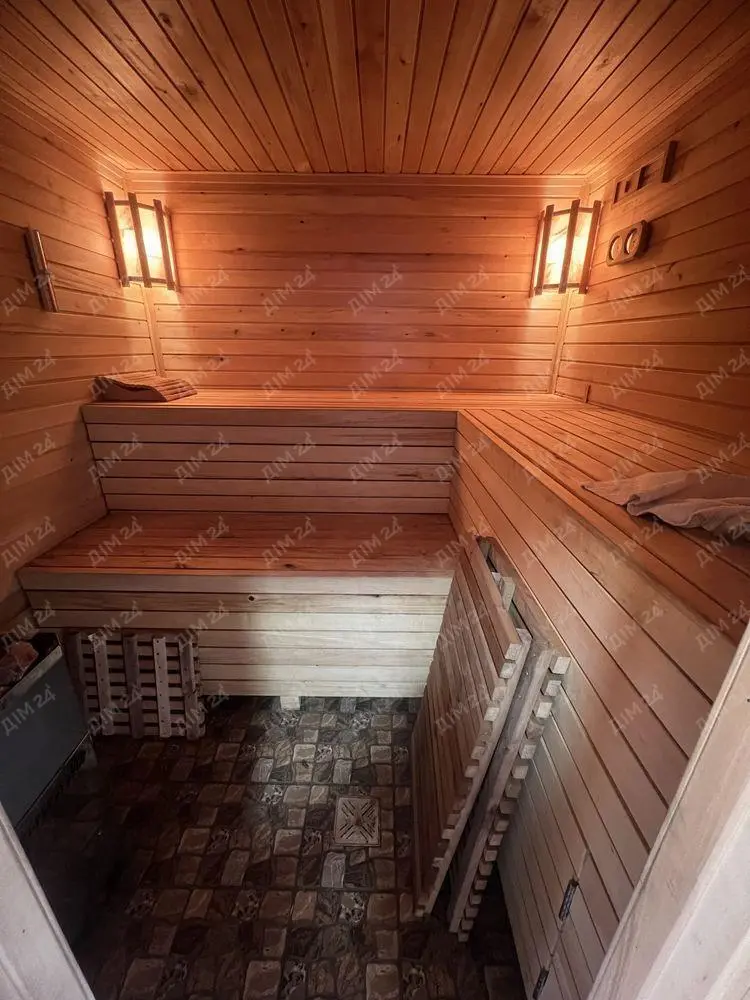 Шикарний будинок у Нових Санжарах