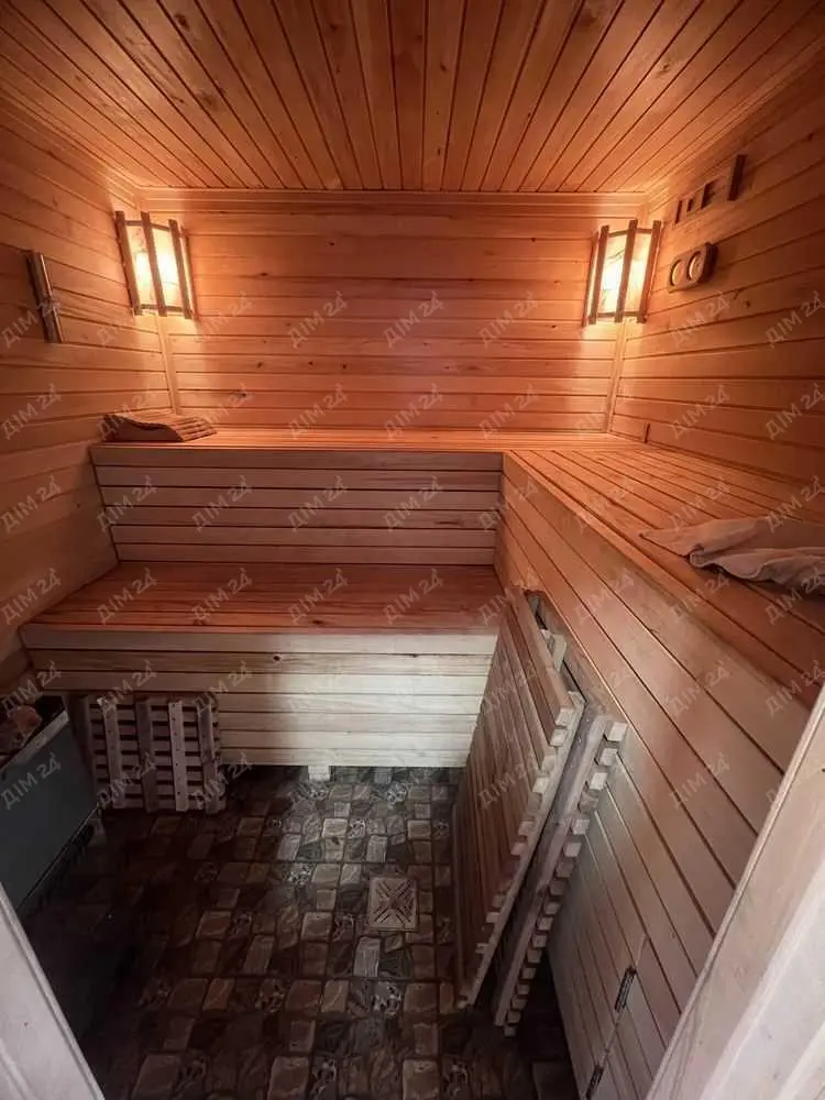 Шикарний будинок у Нових Санжарах