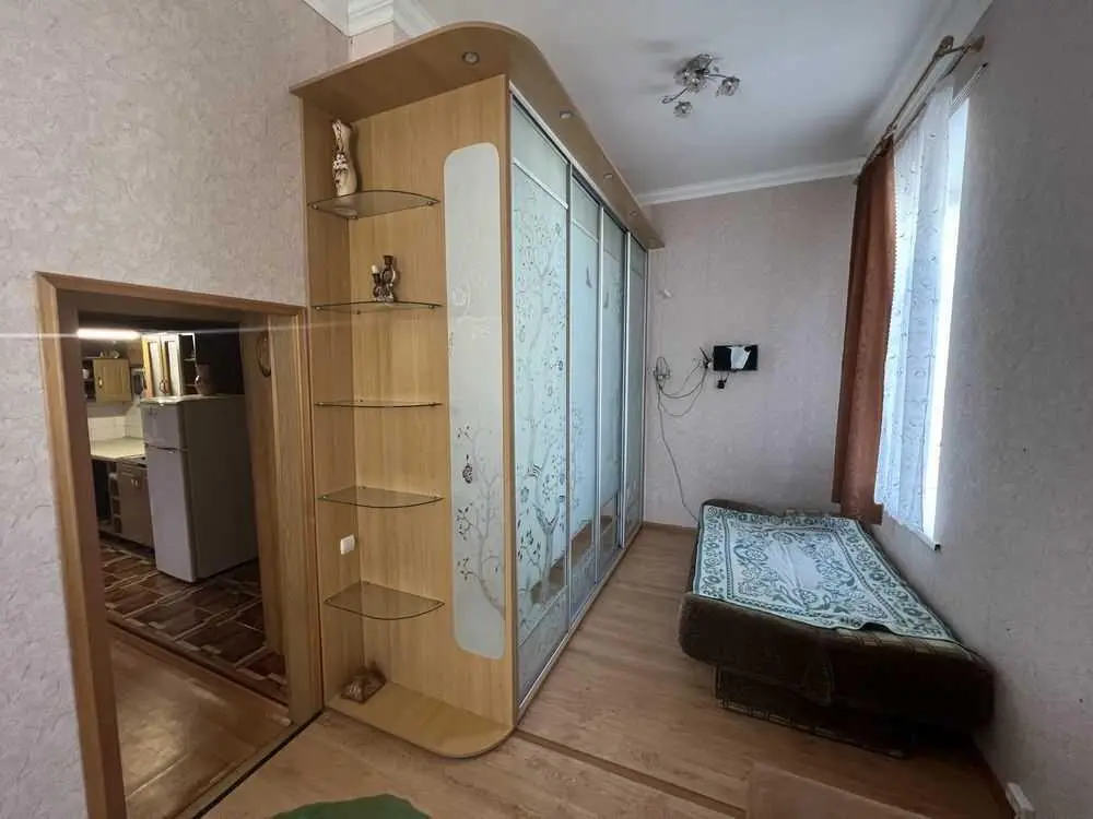 Продається 2 кімнатна квартира на Дмитра Коряка 