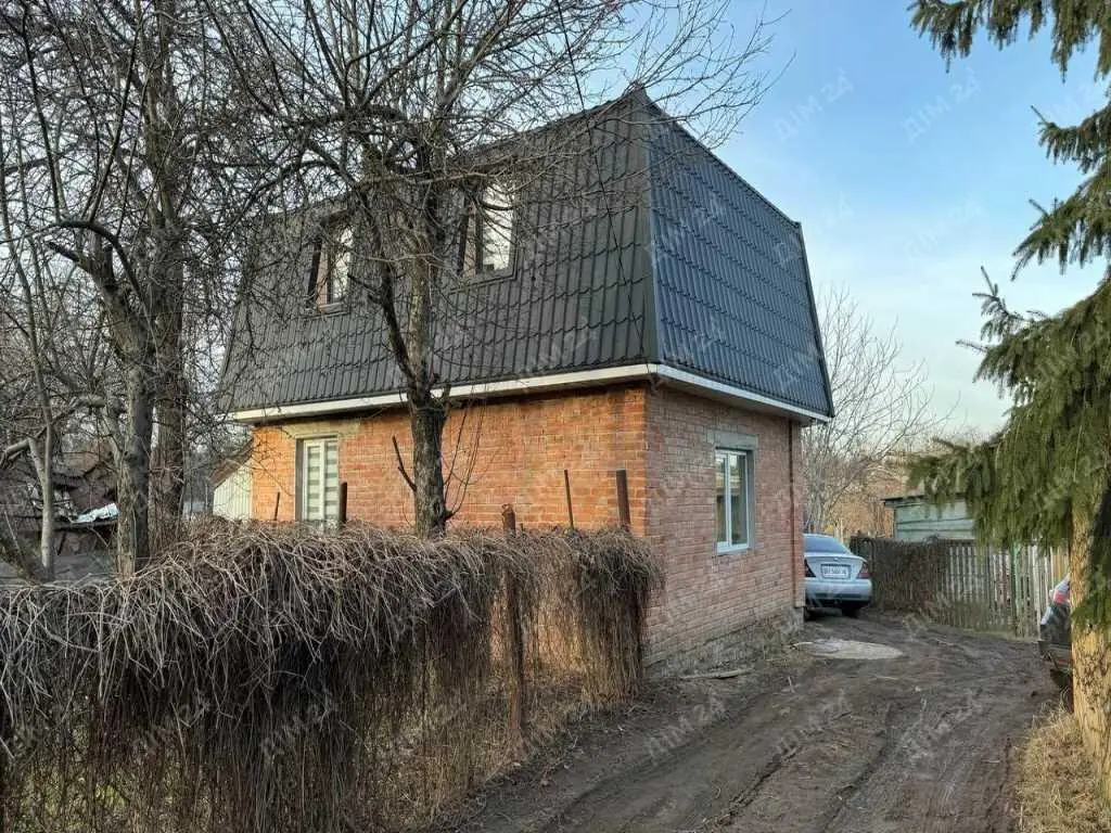 Будинок поруч з зупинкою! 