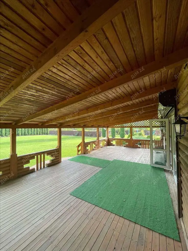 Унікальний будинок із зрубу в передмісті Полтави (Клюшники)