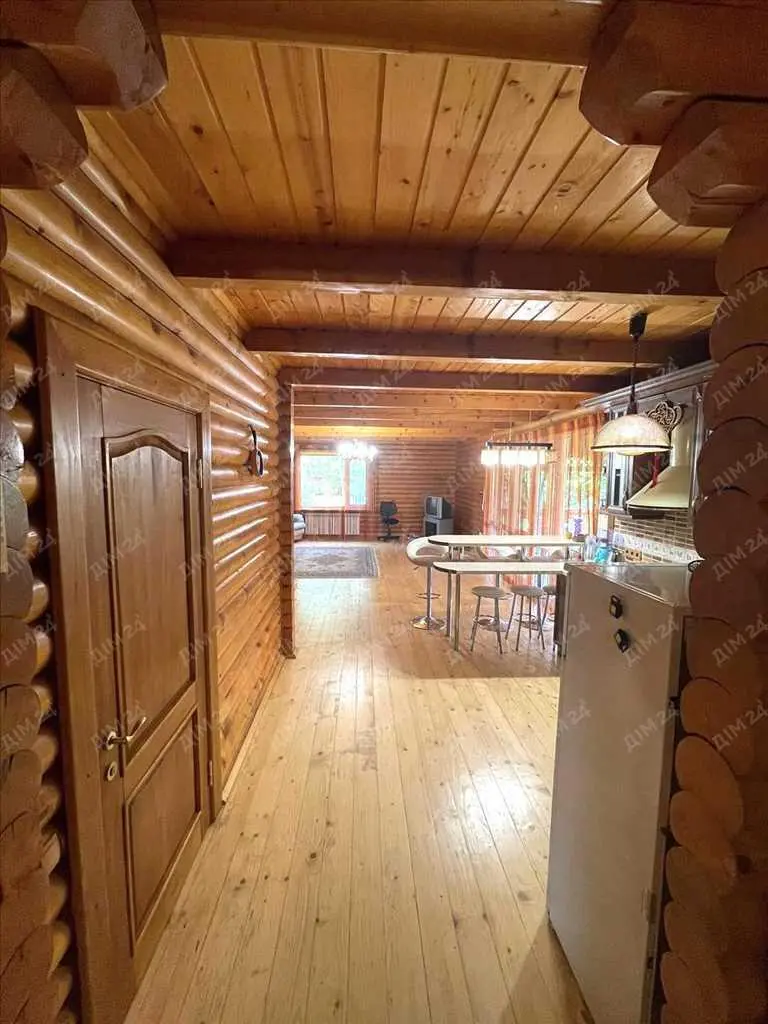 Унікальний будинок із зрубу в передмісті Полтави (Клюшники)